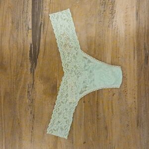 Hanky Panky Signature Lace Bridal Thong Panties. Low Rise.